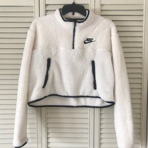 NWOT Nike Cropped Pullover